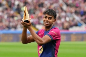 拜仁12轮不败领跑，曼城绝杀鱼腩，巴萨AC米兰登顶