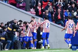 前利物浦后卫马蒂普退役后首亮相，现身沙尔克04广告