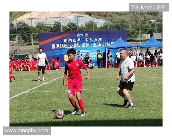 邵佳一刚出任国足主教练就引发热议